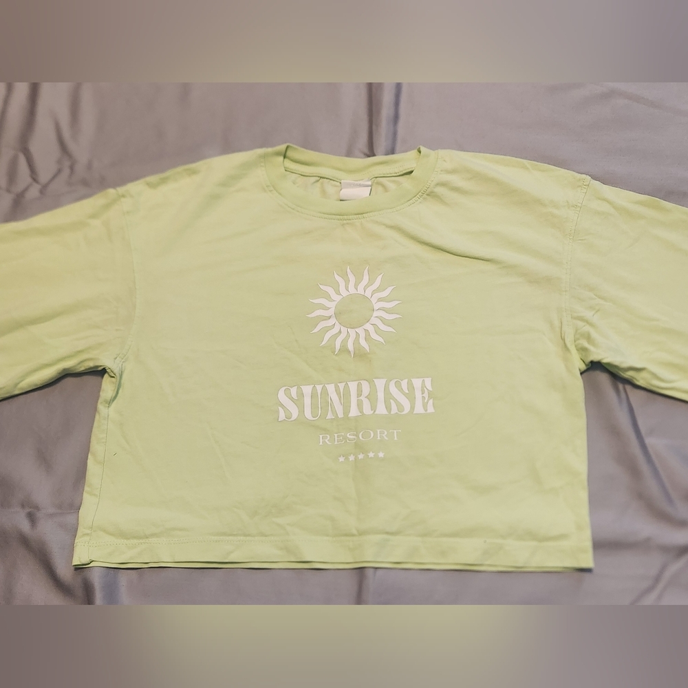 H&M Sunrise Resort cropped t-shirt